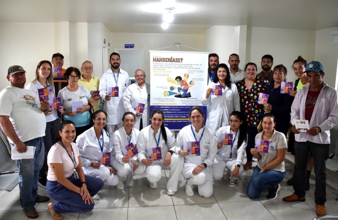 Equipe da Saúde e estudantes da UNIGUAÇU realizam campanha de prevenção à hanseníase