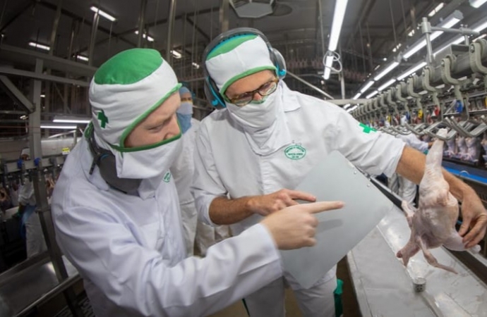 Equipe do Mapa visita estabelecimentos exportadores no Paraná