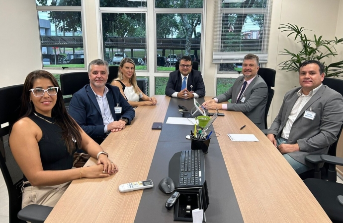 Equipe jurídica da Itaipu se reúne com representantes da OAB para debater ACO 3.555