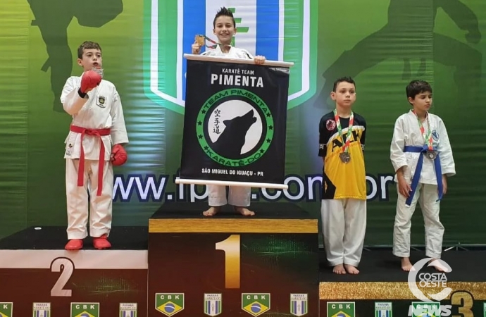 Equipe de São Miguel do Iguaçu conquistou 15 medalhas no campeonato Paranaense de Karatê