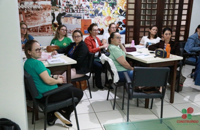 Equipe técnica da Educação de Missal discute projeto político-pedagógico em curso ofertado pela Undime