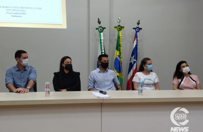Equipes da Saúde de Medianeira participam de palestra sobre câncer infantil