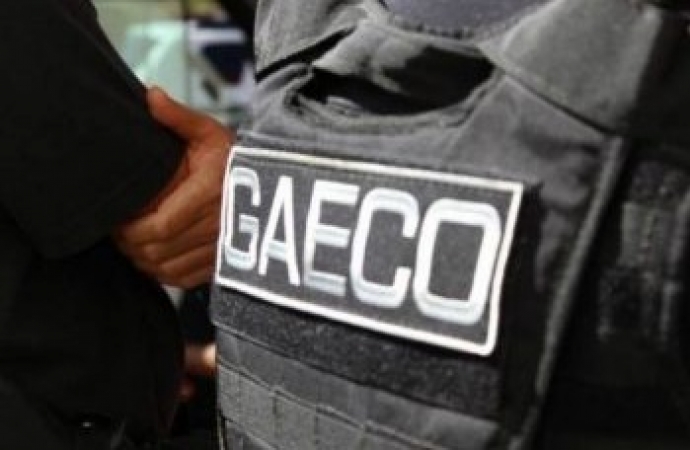 Equipes do Gaeco cumprem mandados de busca e apreensão na prefeitura e empresas de Foz do Iguaçu