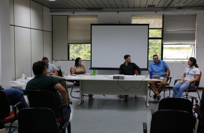 Escola de Governo é apresentada para secretários e vereadores em Santa Helena