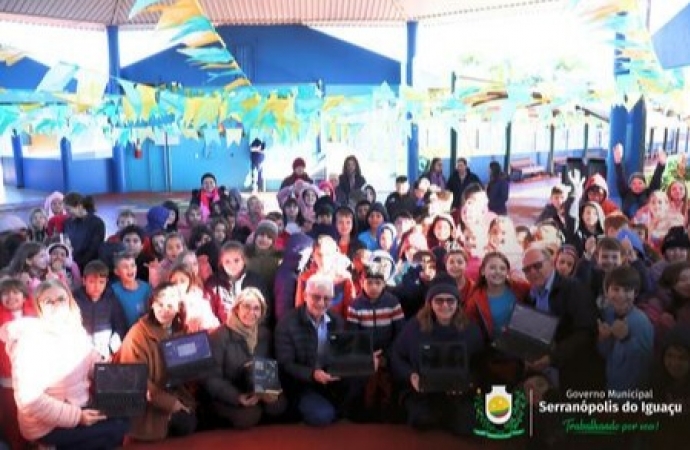 Escola Municipal Serranópolis do Iguaçu recebe Chromebooks e amplia acesso à tecnologia na educação