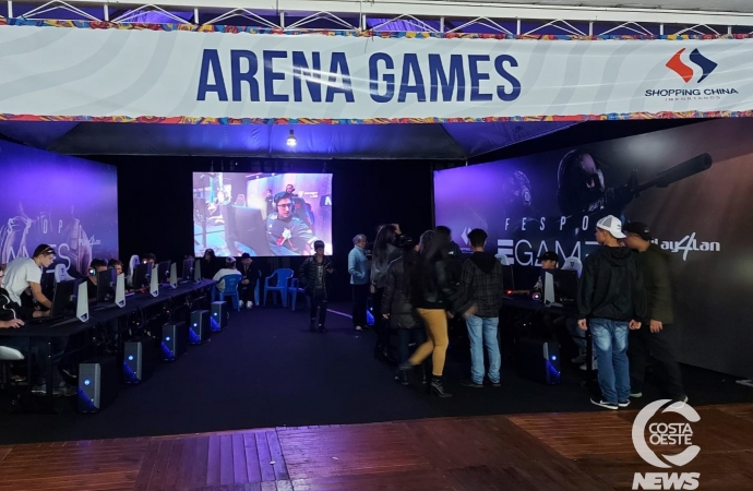 Espaço de games chama atenção do público na FESPOP