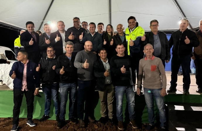 Evento em Ramilândia celebra conquista de asfalto que vai ligar a Santa Helena