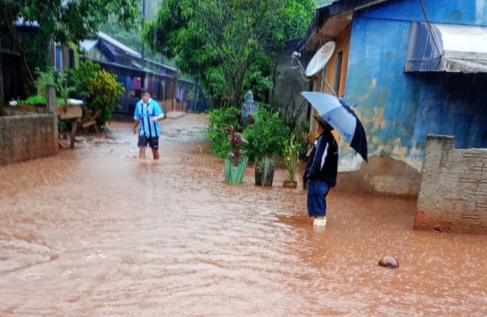 Excesso de chuva causa transtornos na periferia de Medianeira