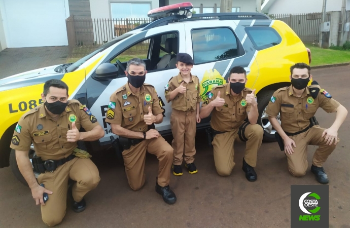 Fã mirim da Polícia Militar é presenteado com farda e passeio de viatura em Itaipulândia