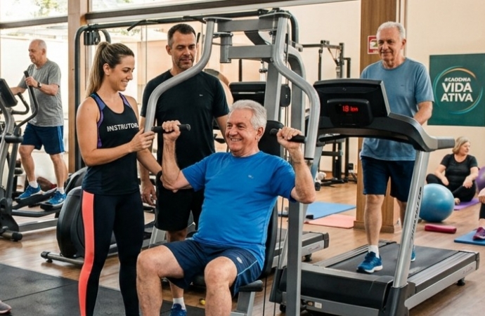 Faculdade UNIGUAÇU oferece atividade física gratuita para idosos através do projeto Funcional 60+