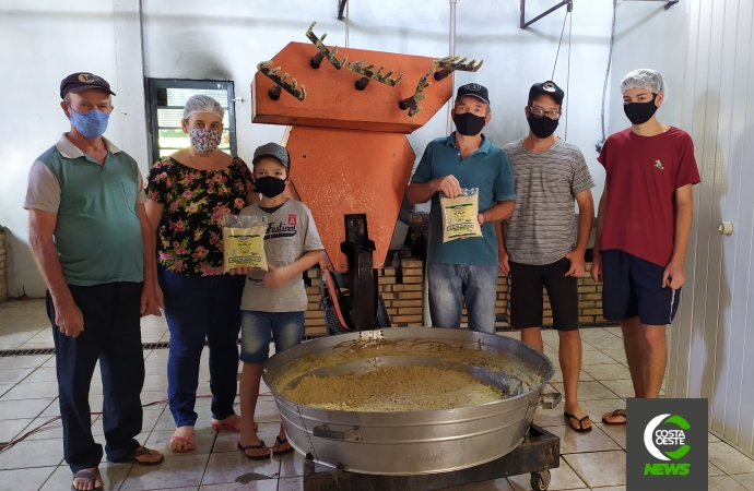 Família resgata tradição do açúcar mascavo e melhora produção com versão orgânica
