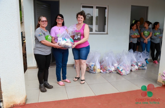 Famílias que atuam na Acamis recebem cesta de alimentos do Provopar Municipal
