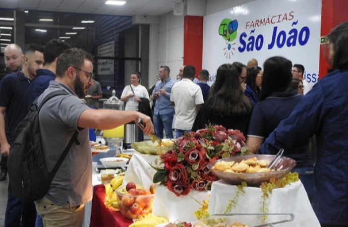 Farmácias São João promove: café com Paulo Vieira