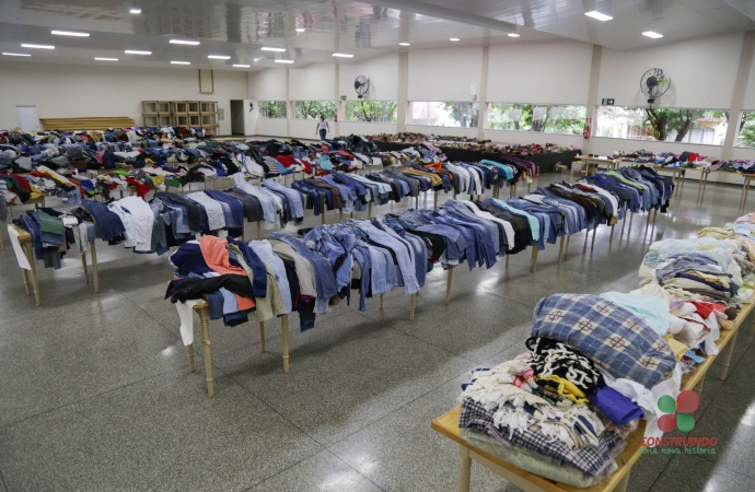 Feirão de Roupas Usadas do Provopar e Cáritas de Missal atende 659 pessoas e arrecada 200 kg de alimentos