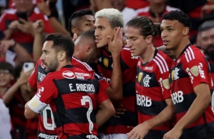 Flamengo goleia o Aucas e se classifica para as oitavas de final da Libertadores