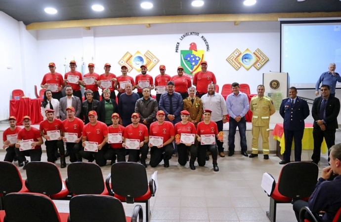 Formatura de Bombeiros Civis emociona a comunidade de Itaipulândia