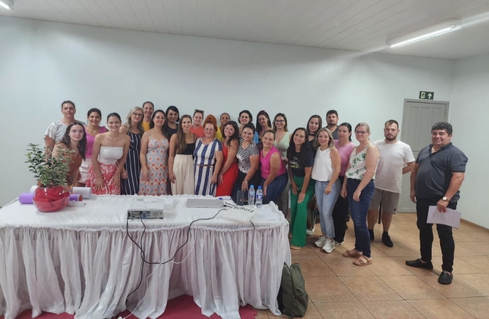 Fortalecimento de vínculos foi tema de capacitação a setores envolvidos em rede de proteção de crianças e adolescentes em Santa Helena