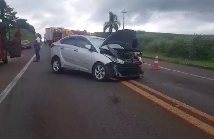 Forte colisão deixa sete vítimas feridas na BR-277, em Cascavel