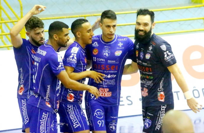 Foz Cataratas recebe o Pato Futsal nesta terça