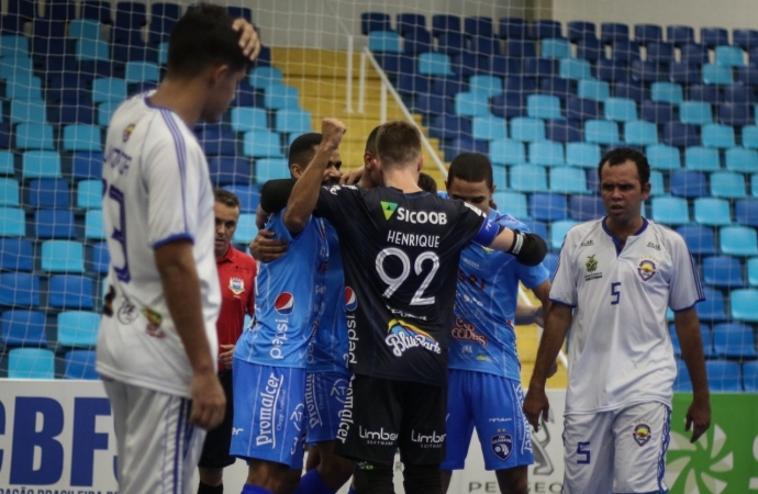Foz Cataratas vence na estreia da Taça Brasil