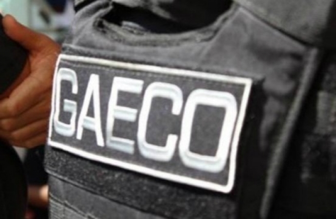 Gaeco cumpre mandados de busca e apreensão e de prisão preventiva de delegado e policiais civis de Quedas do Iguaçu
