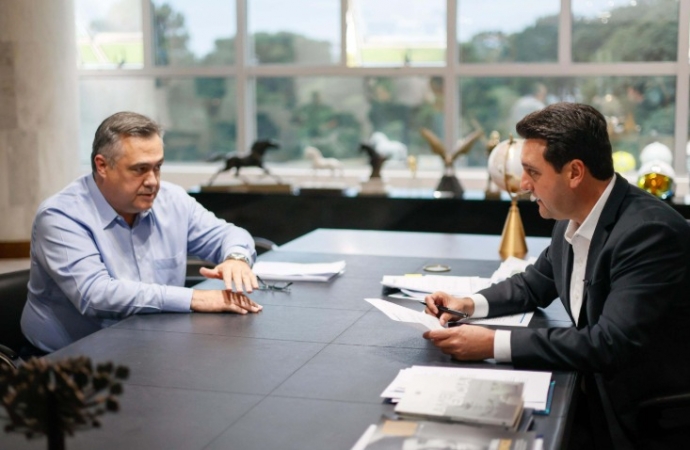 Governador autoriza concurso para 625 profissionais e anuncia promoção de servidores da Saúde