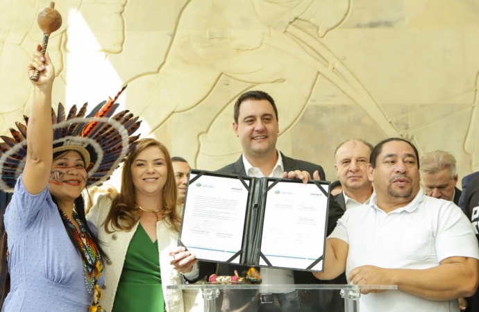 Governador sanciona lei que cria o Conselho dos Povos Indígenas do Paraná