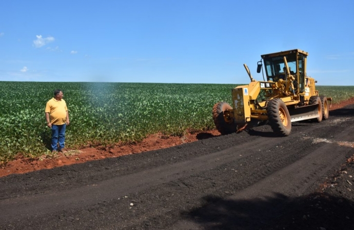 Governo de São Miguel do Iguaçu inicia recuperação das ruas da Vila Rural com fresado de asfalto