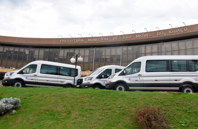 Governo Municipal adquire três vans 0 km para o atendimento da comunidade são-miguelense