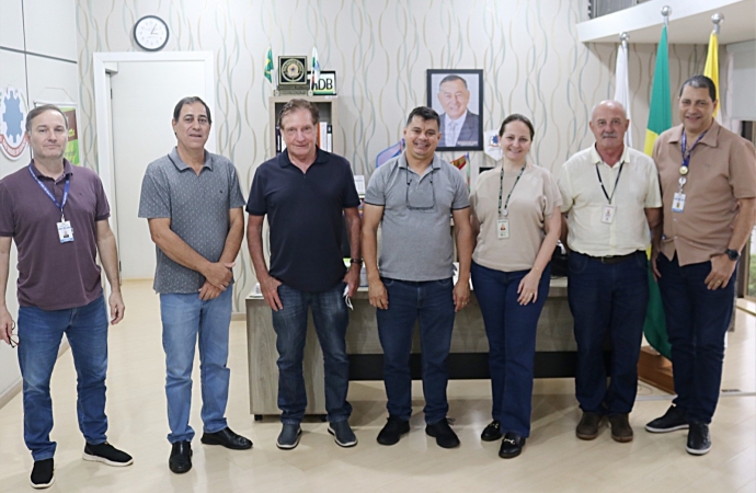 Governo Municipal e Cohapar realizam reunião técnica para alinhar andamento do Condomínio do Idoso