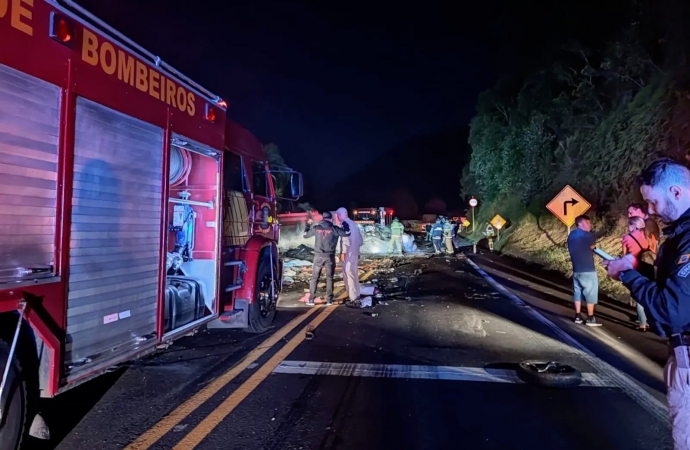Grave acidente deixa três mortos e vários feridos no Paraná