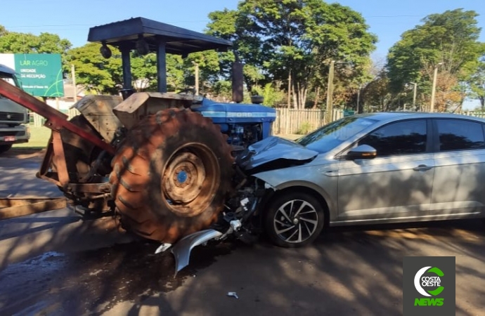 Grave colisão envolve veículo e trator na PR 488 em Diamante do Oeste