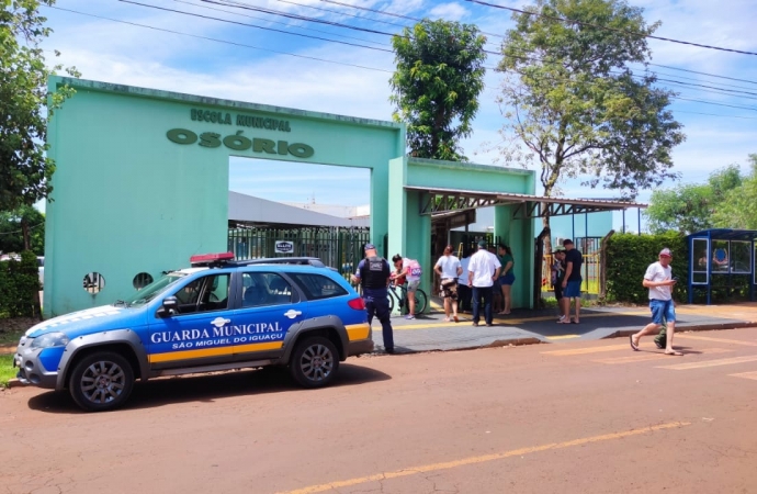 Guarda Municipal de São Miguel do Iguaçu intensifica patrulhamento e presença nas escolas na volta às  aulas