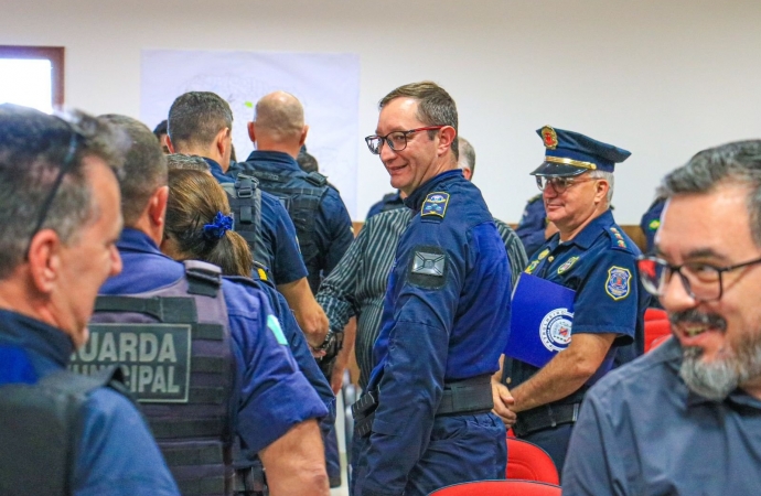 Guardas municipais de São Miguel do Iguaçu participam do IV Encontro de Segurança Pública em Arapongas