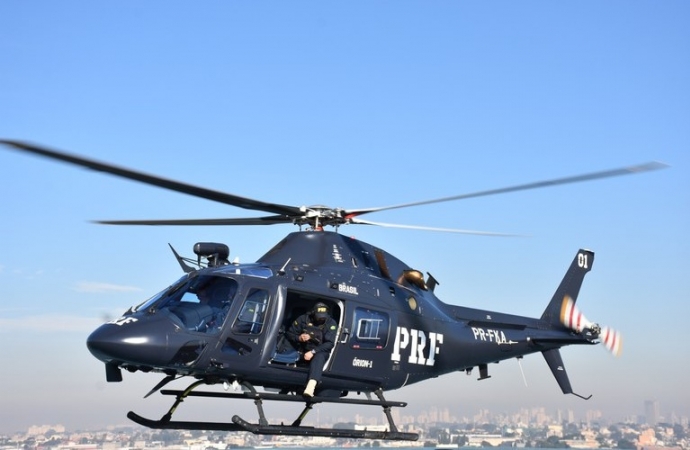 Helicóptero da PRF lançará 4 toneladas de sementes de palmeira ameaçada de extinção na Mata Atlântica
