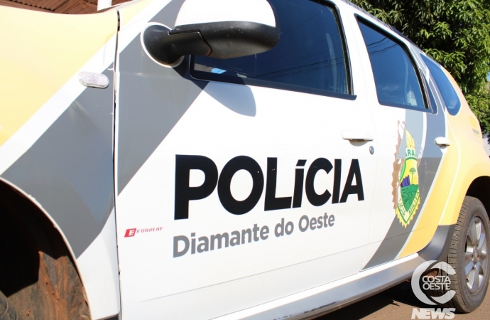 Homem arremessa copo no rosto de aniversariante em Diamante D