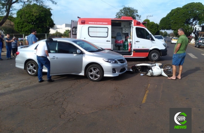 Homem fica ferido em acidente de trânsito no centro de Santa Helena