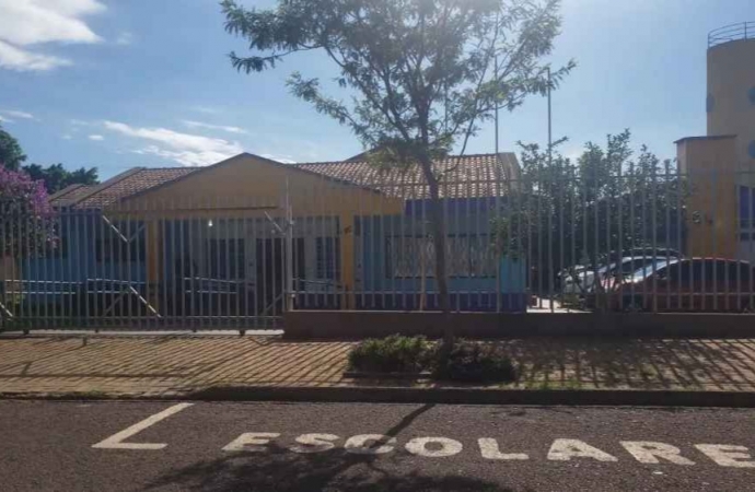 Homem provoca tumulto ao ser proibido de entrar sem calças em CMEI de Cascavel