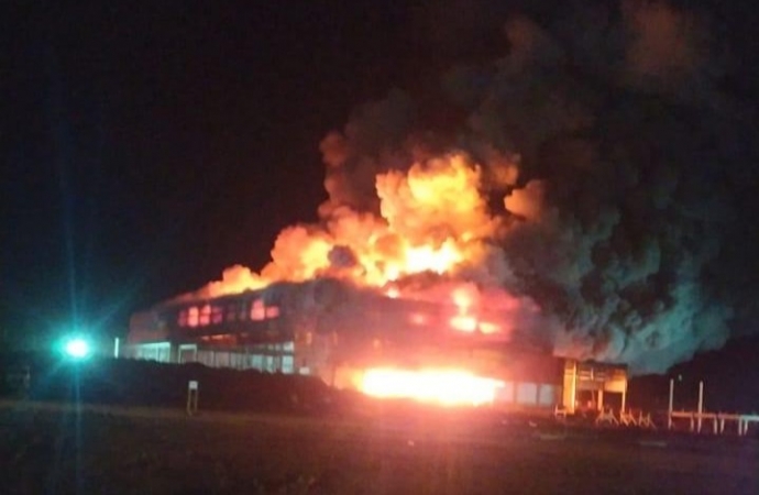 Incêndio atinge obra da Frimesa em Assis Chateaubriand