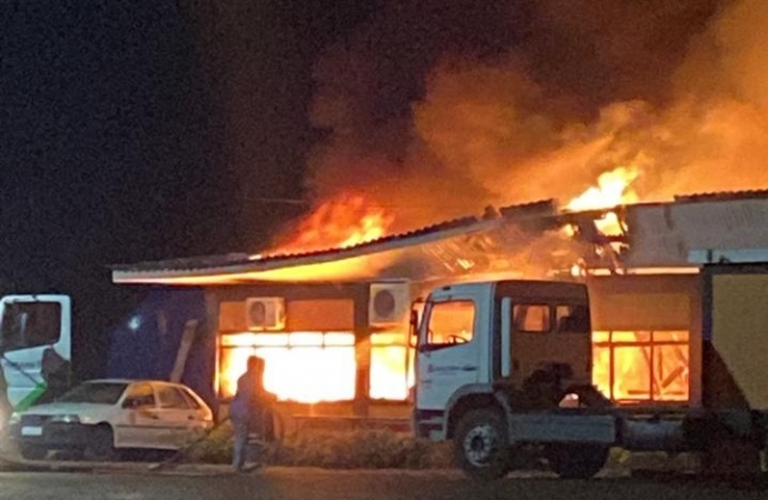 Incêndio destrói secretaria de agricultura de Matelândia