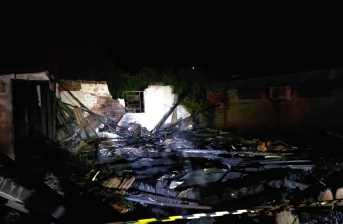 Incêndio em residência deixa uma vítima fatal em Itaipulândia