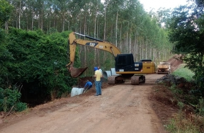Iniciada pavimentação de trecho no Rio Javali em Medianeira