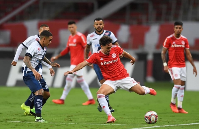 Inter para no goleiro e empata com o São José no Beira-Rio