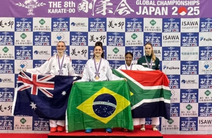 Isabel Cardoso brilha no Japão e conquista o ouro no Mundial de Karatê-Do