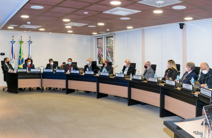 Itaipu avalia apoio ao estudo de viabilidade de nova ponte sobre o Rio Paraná