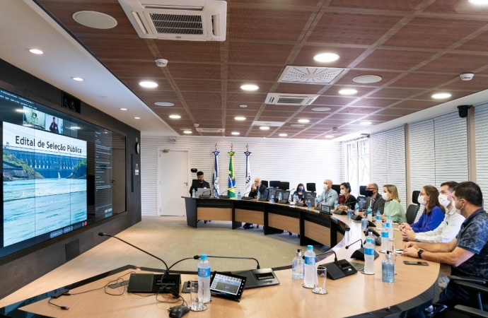 Itaipu capacita interessados em edital de patrocínio nas áreas de educação e cultura