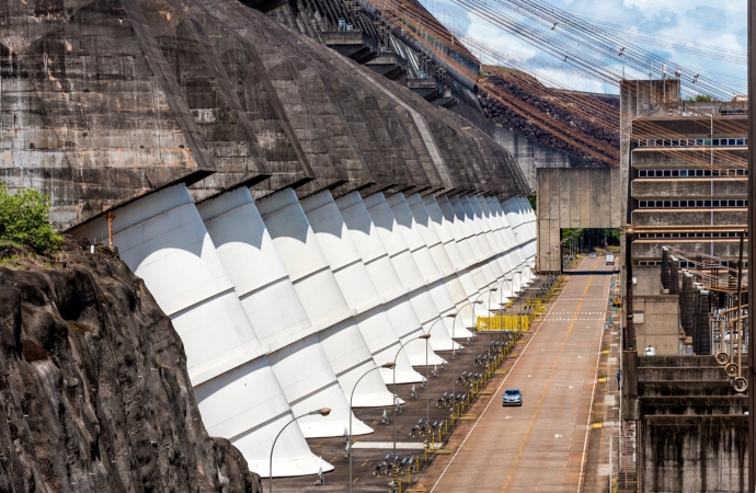 Itaipu conclui nesta terça-feira (28) pagamento de dívida para construção da usina