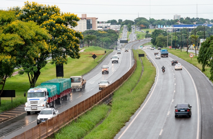 Itaipu e governo do PR assinam convênio para iluminar BR-277 entre Foz e São Miguel