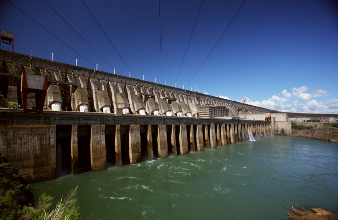 Itaipu produz em dois meses o equivalente à metade de toda a geração de Belo Monte ou Tucuruí em 2020