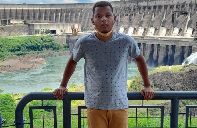 Jovem de 20 anos, com deficiência mental, está desaparecido em Foz